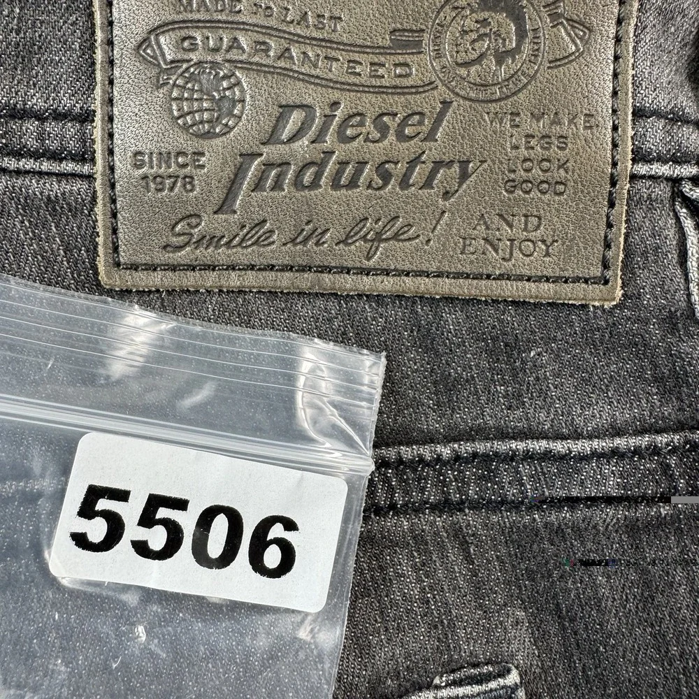 Diesel Thavar -XP Black Distressed Slim Skinny Mens Jeans Size 38X32 Mint